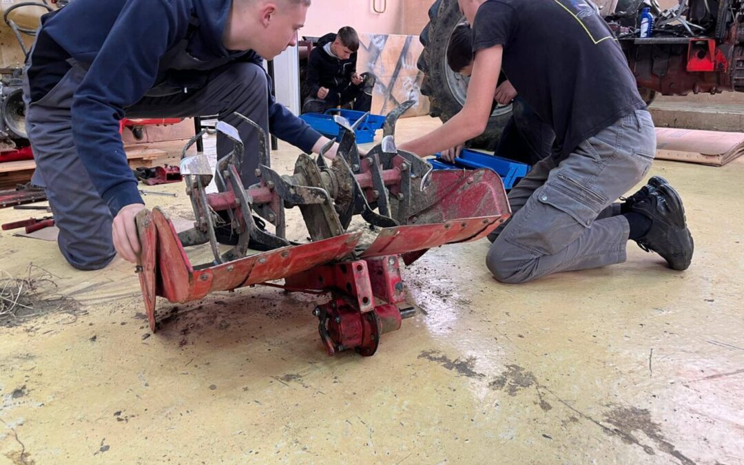 Mehaničar poljoprivredne mehanizacije